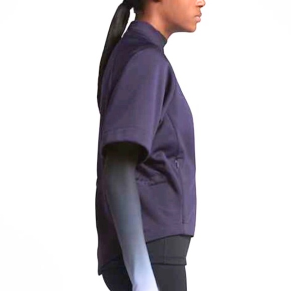 Nike Therma-Sphere Women’s Short Sleeve Training Top Size S - Picture 2 of 12